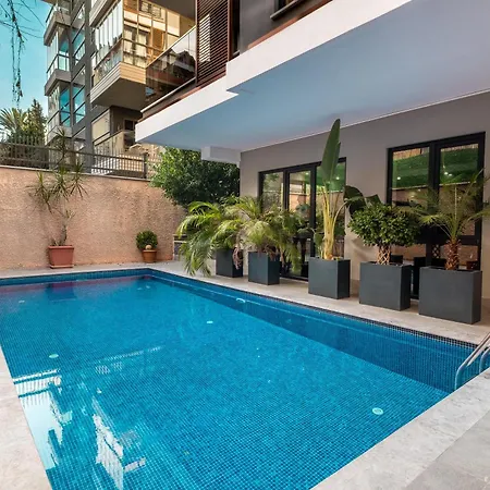 Retro No 7, Cleopatra Alanya